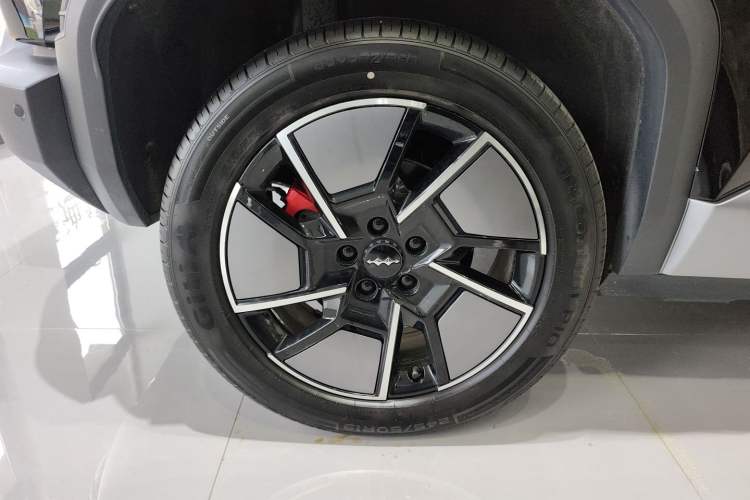 Used Formula Leopard Titanium 3 2025 501KM All-Wheel Drive Intelligent Driving Ultra Version
