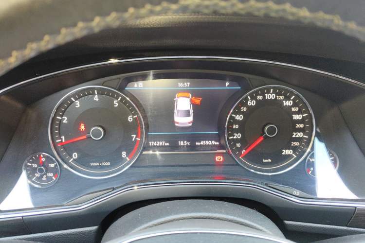 Used Volkswagen Phideon 2019 380TSI Two-Wheel Drive Business Edition China VI Standard