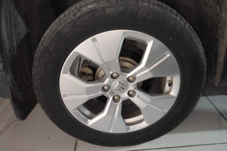 Used Baojun 530 2020 1.5T Manual Comfort Version 7 Seats Right Rear Wheel Hub