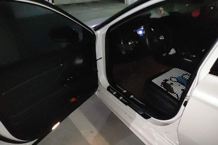 Used Toyota Camry 2021 2.0S FENGSHANG Edition
