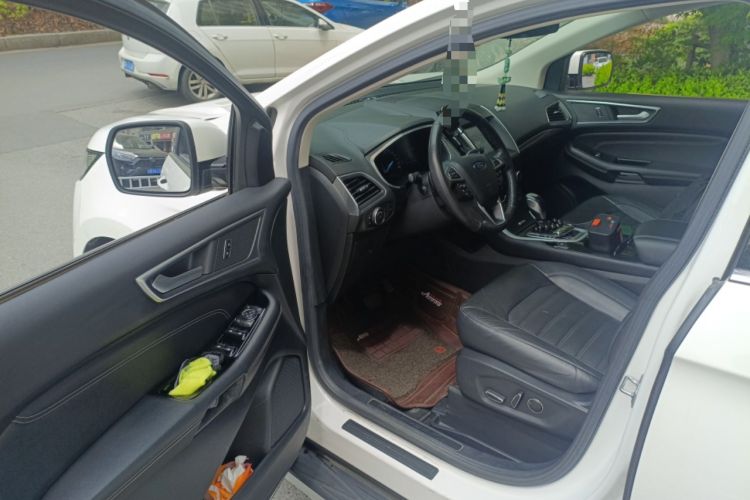 Used Ford Edge 2016 EcoBoost 245 Four-Wheel Drive Titanium Edition 7-Seater Driver Seat