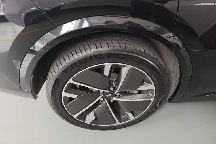 Used Li Auto L9 2025 Ultra Smart Refreshed Edition