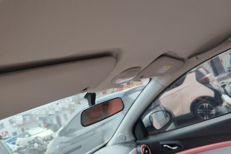 Used Chery QQ Little Ant 2022 Revised Version Sweet Pink Edition Half-Sugar Version Lithium Iron Phosphate 30.7 kWh 30 kW 301 km