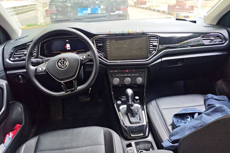 Used Volkswagen T-ROC 2022 280TSI DSG Two-Wheel Drive Comfort PLUS Center Console