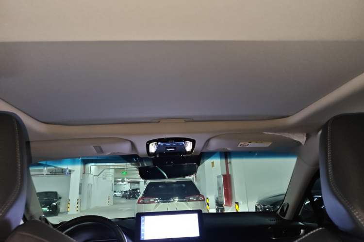 Used Toyota Venza 2022 2.0L CVT Two-Wheel Drive Prestige Edition Headliner