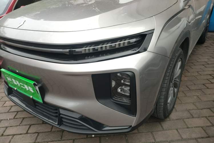 Used Livan 9 2023 470 km Leading Edition
