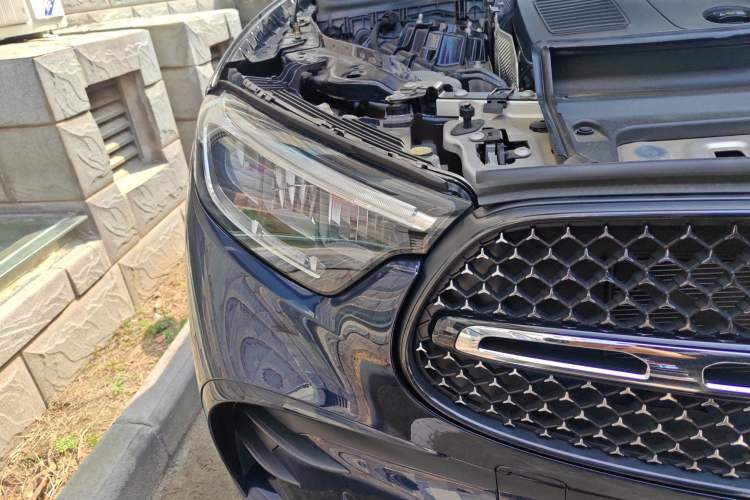 Used Mercedes-Benz GLC Coupe 2024 GLC 300 4MATIC Coupe SUV
