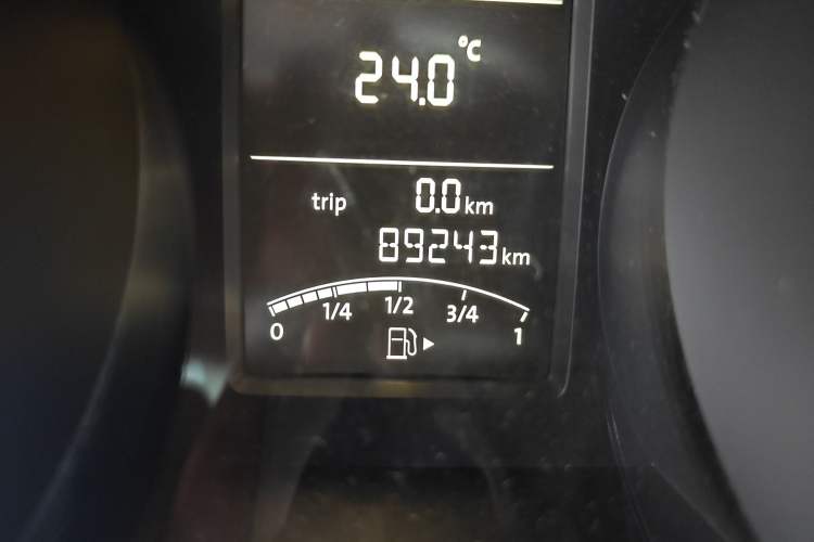 Used Volkswagen Sagitar 2015 1.6L Automatic Comfort Model Odometer Close Up