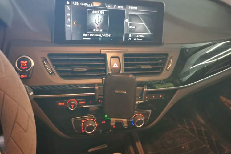 Used BMW 1 Series 2020 120i Fashion Model Audio And AC Panel