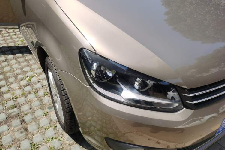 Used Volkswagen Touran 2015 1.4T DSG Comfort Edition 5 Seats Right Front Headlight