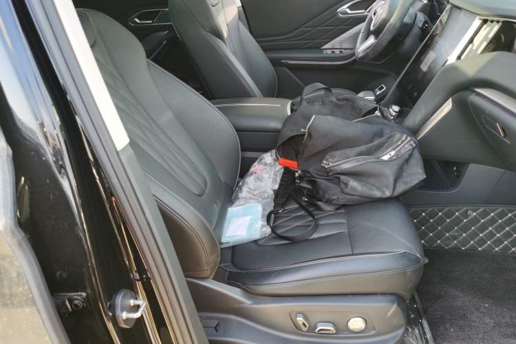 Used Hongqi HS7 PHEV 2024 2.0T PHEV Four-Wheel Drive Flagship Edition 7 Seats
