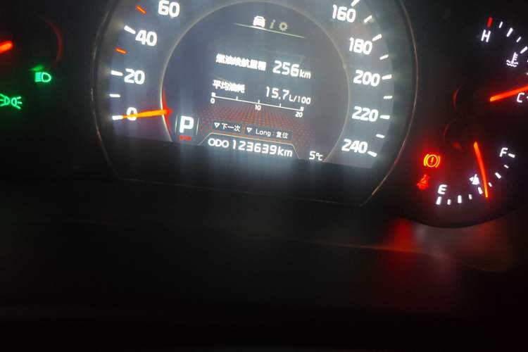 Used Kia Sorento 2013 2.4L 5-Seater Gasoline Luxury Version China IV Standard