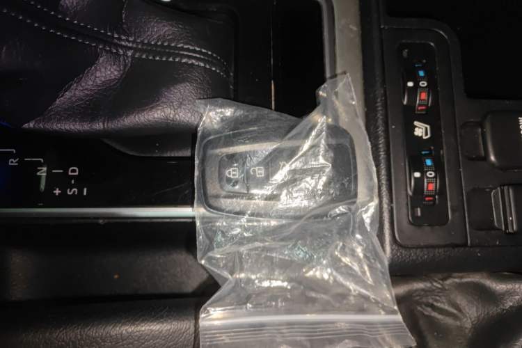 Used Toyota Prado 2019 3.5L Automatic TX-L Deluxe Edition with Rear-Mounted Spare Tire Interior 1