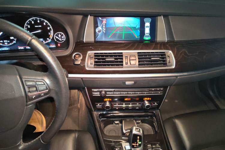 Used BMW 5 Series GT 2014 528i Leading Model