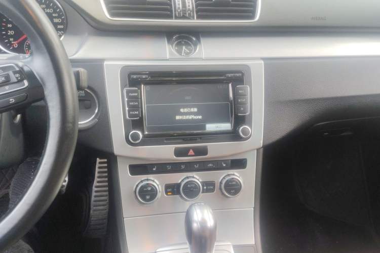 Used Volkswagen FAW-Volkswagen CC 2015 2.0 TSI Ultimate Model Audio And AC Panel