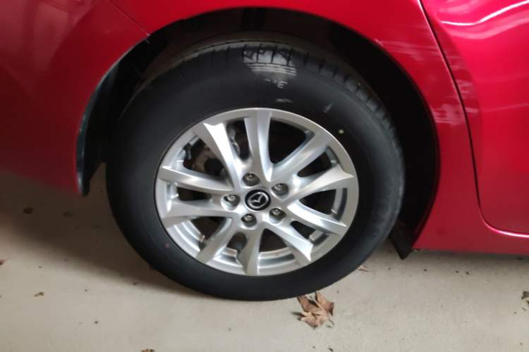 Used Mazda 3 Axela 2017 Sedan 1.5L Automatic Comfort Model Emission Standard China V Exterior 5