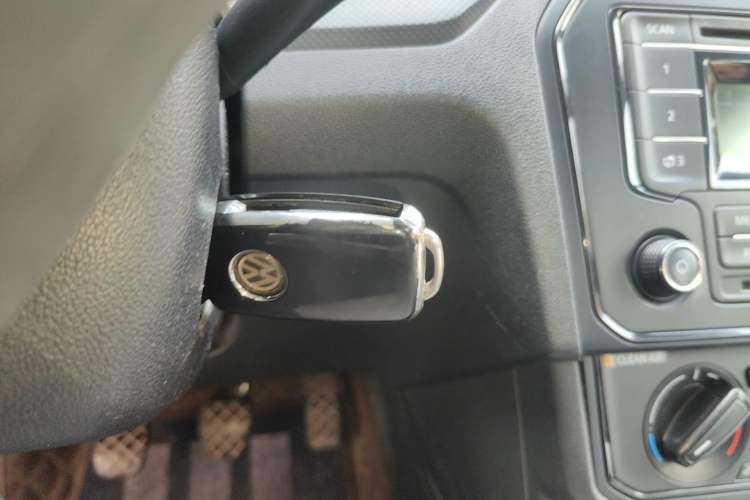 Used Volkswagen Jetta 2017 1.4L Manual Fashion Edition