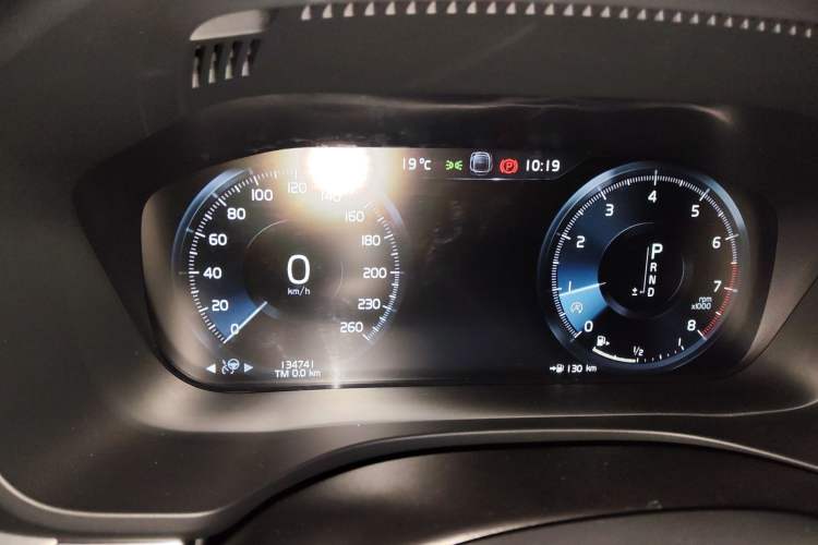 Used Volvo XC60 2019 T5 4x4 Smart & Dynamic Sport Edition China VI Standard