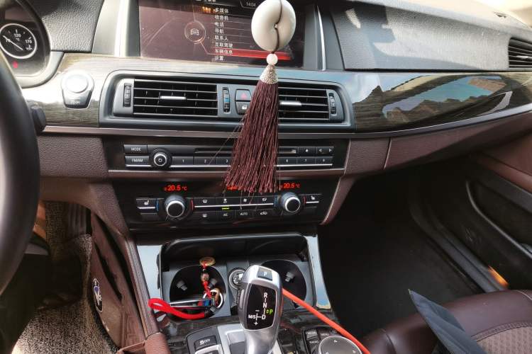 Used BMW 5 Series 2014 525Li Luxury Design Package
