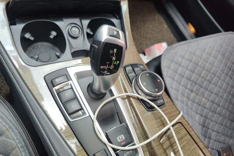 Used BMW 5 Series 2013 525Li Leading Model