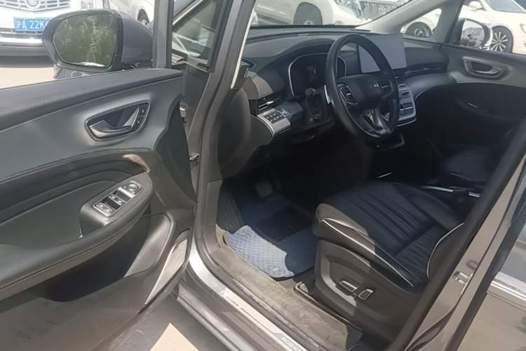 Used Roewe iMAX8 2022 400TGI Prestige Edition