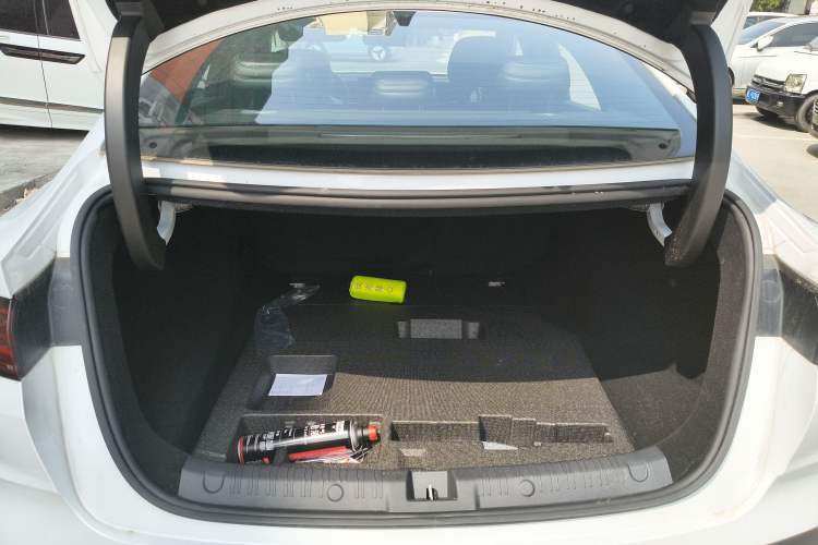 Used BYD Qin L 2025 DM-i Smart Drive 120KM Superior Model
