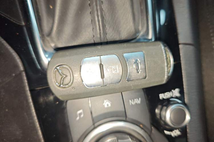 Used Mazda 3 Axela 2016 Sedan 1.5L Automatic Luxury Model