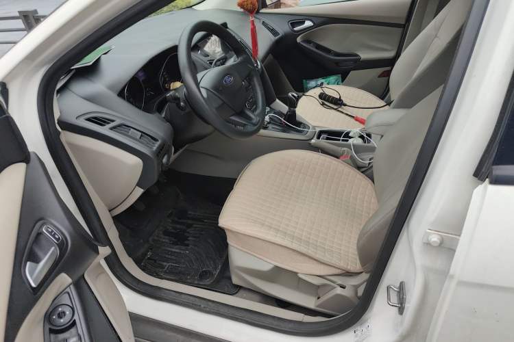 Used Ford Focus 2017 Sedan 1.6L Manual Comfort Plus SmartDrive Edition Left Front Seat