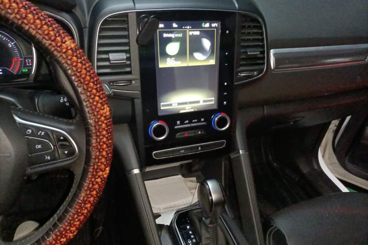 Used Renault Koleos 2017 2.5L Two-Wheel Drive Prestige Edition Audio And AC Panel