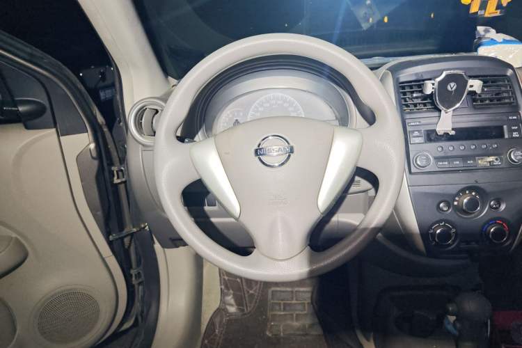 Used Nissan Sunny 2015 1.5XE CVT Comfort Edition Steering Wheel