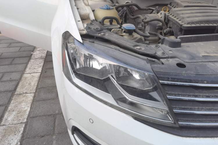 Used Volkswagen Gran Lavida 2015 1.6L Automatic Comfort Edition
