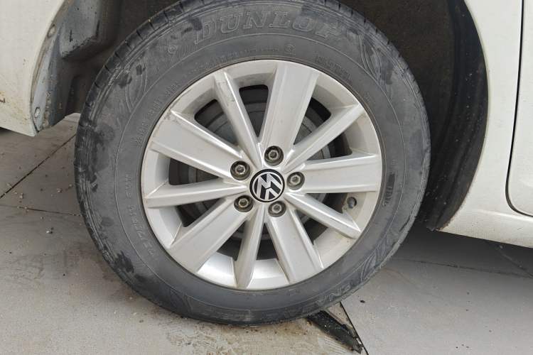 Used Volkswagen Santana 2016 1.6L Manual Fashion Edition Right Rear Wheel Hub