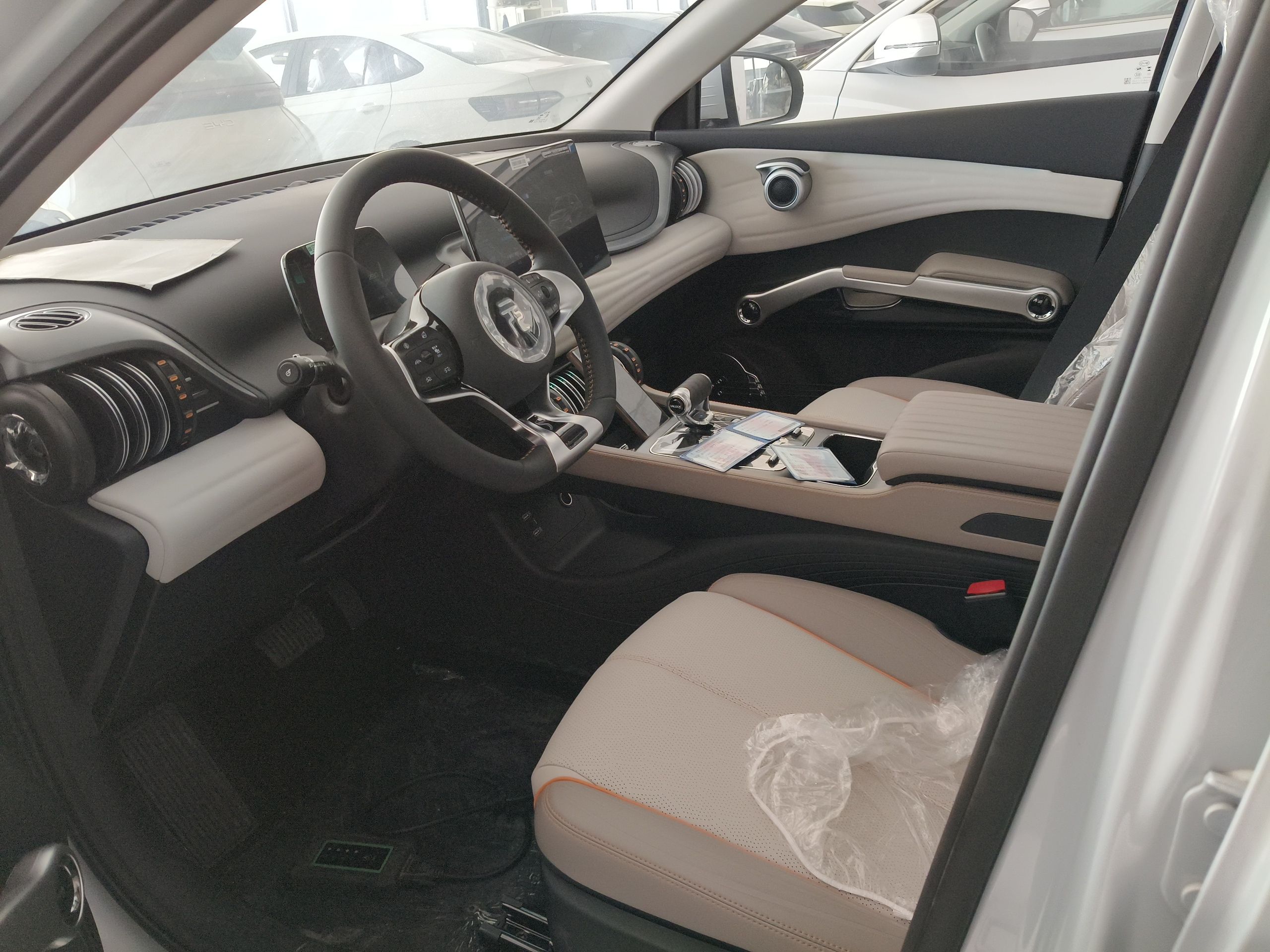 المقاعد الأمامية داخل السيارة