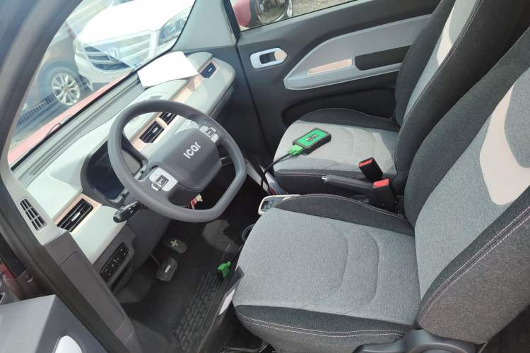 Used Chery New Energy QQ Ice Cream 2022 120km Conical Shape Lithium Iron Phosphate
