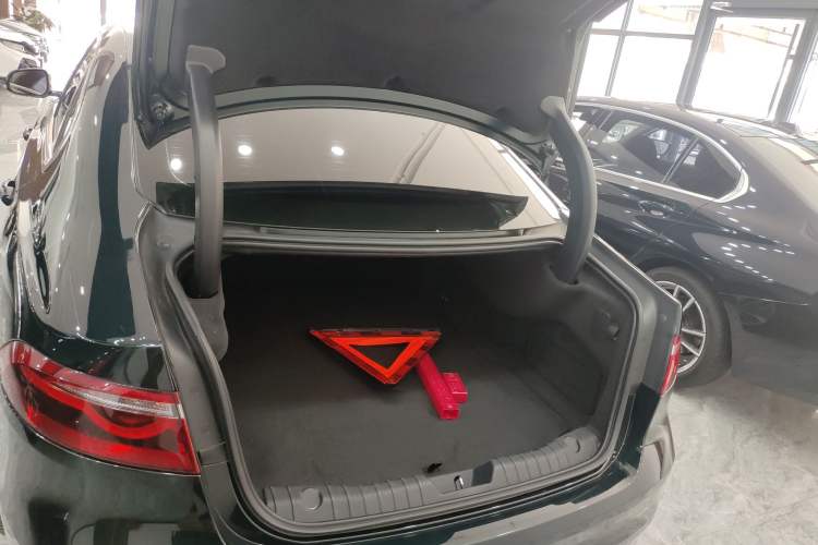 Used Jaguar XFL 2023 XFL 2.0T P250 Two-Wheel-Drive Elite Sport Edition