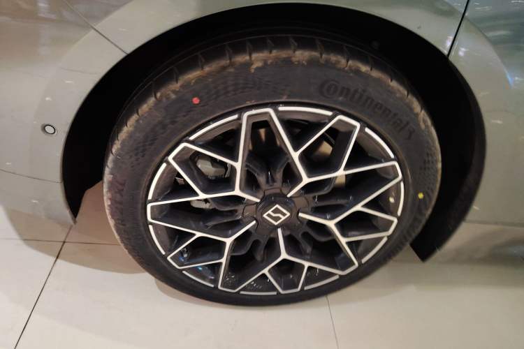 Used Zeekr 001 2026 95° All-Wheel-Drive Max Edition
