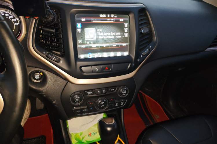 Used Jeep Cherokee 2017 2.0L Superior Edition