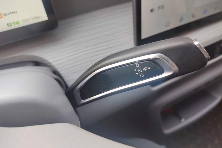 Used Ruichi R5 2025 Model Passenger Vehicle Smart Driving Ultra-Charging Edition, Beyond Type I
