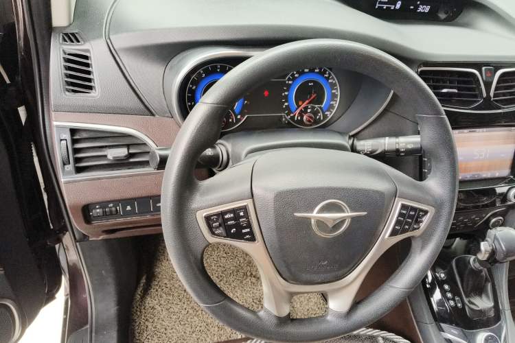 Used Haima V70 2016 1.5T Automatic "Comfort & Enjoyment" 6-Seater Steering Wheel