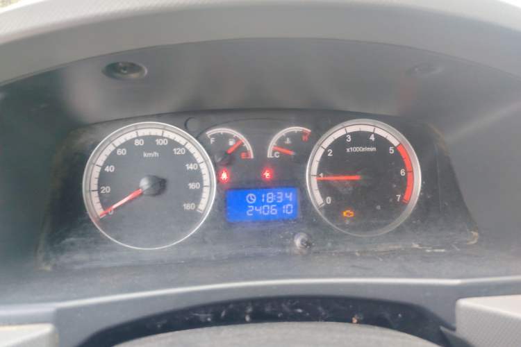 Used Foton Scenic G7 2017 2.0L Long-Wheelbase Commercial Van High Roof 6-Seater 4Q20M
