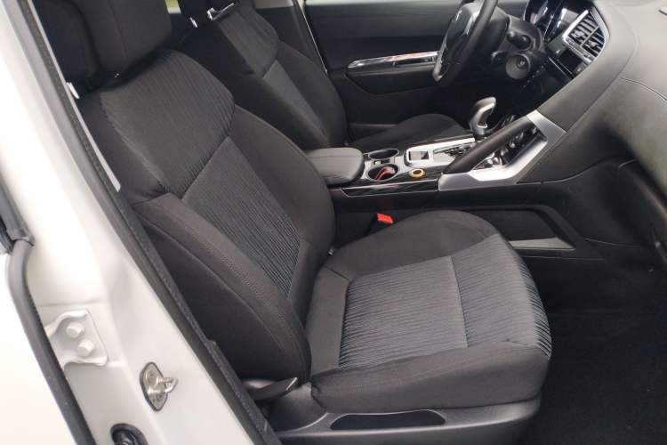 Used Peugeot 3008 2015 2.0L Automatic Classic Edition
