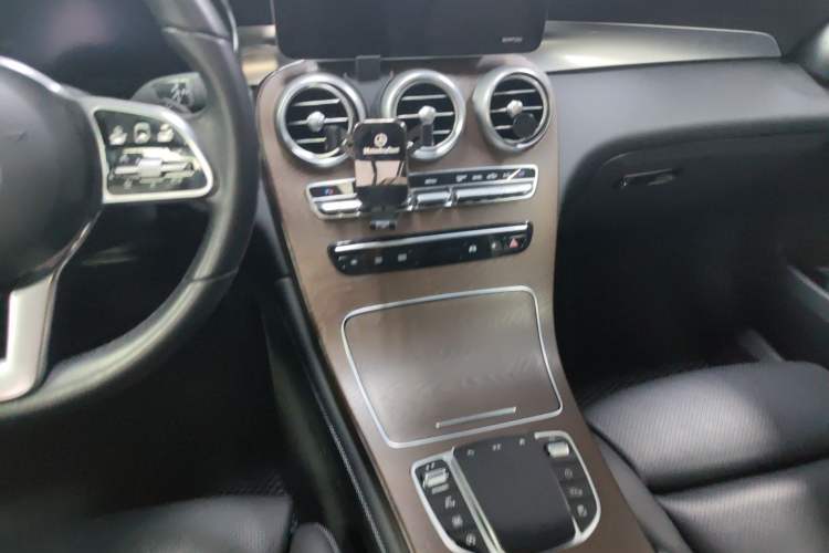 Used Mercedes-Benz GLC 2020 GLC 300 L 4MATIC Dynamic Edition Audio And AC Panel