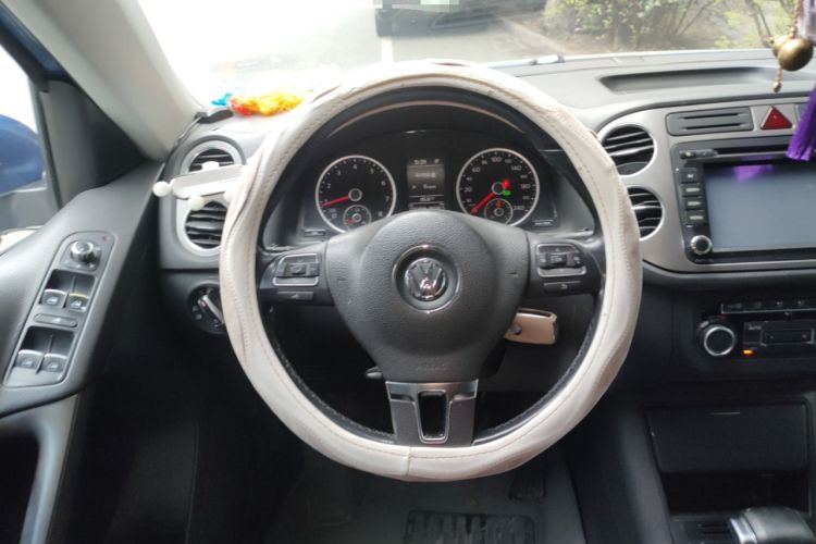 Used Volkswagen Tiguan 2010 1.8 TSI Automatic Two-Wheel Drive Trend Edition Steering Wheel