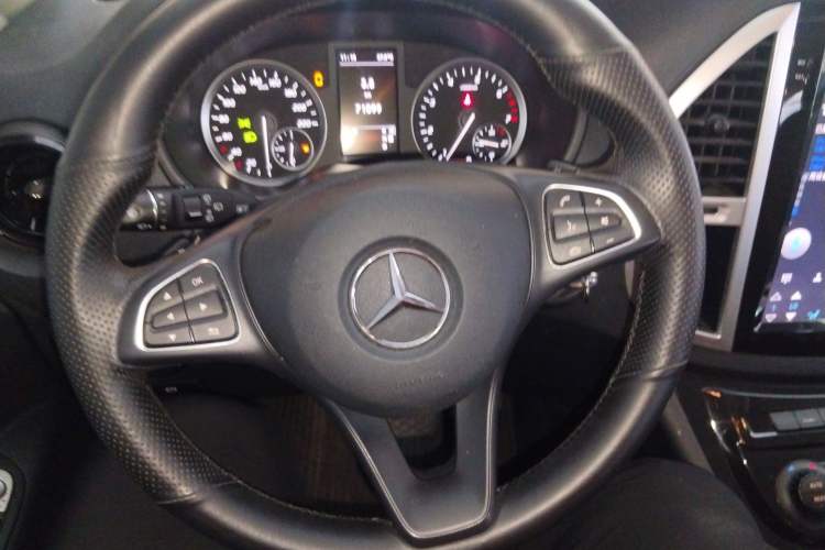 Used Mercedes-Benz Vito 2021 2.0T Elite Version 7 Seats
