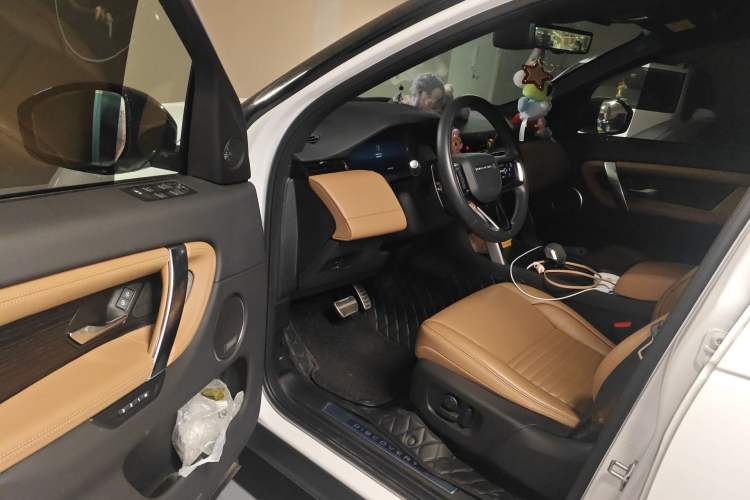 Used Land Rover Discovery Sport 2024 Luxury Custom Edition Driver Seat