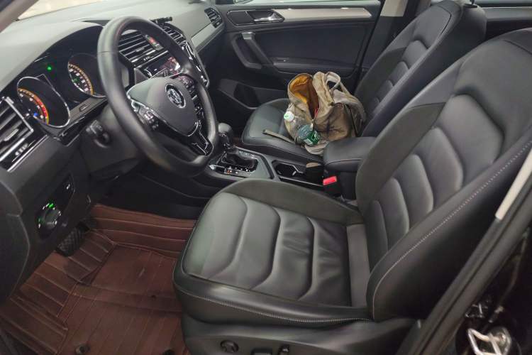 Used Volkswagen Tiguan L 2020 330TSI Automatic Two-Wheel Drive Smart Luxury Edition China VI Standard Left Front Seat