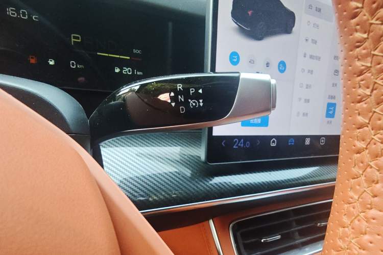 Used NETA L 2024 Extended-Range 310 Flash-Charge Red Edition