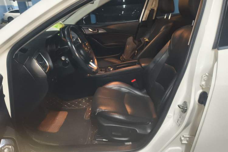 Used Mazda 3 Axela 2017 Sedan 2.0L Automatic Prestige Model China VI Standard
