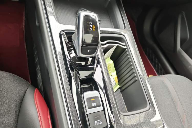 Used Dongfeng Aeolus Yixuan MAX 2023 1.5T Super-Powered Dad Edition Gear Lever