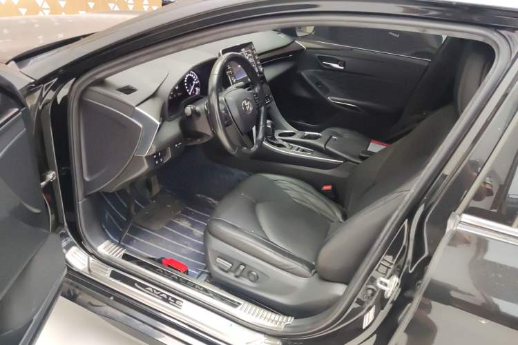 Used Toyota Avalon 2019 2.5L Touring Premium Version China VI Standard Left Front Seat
